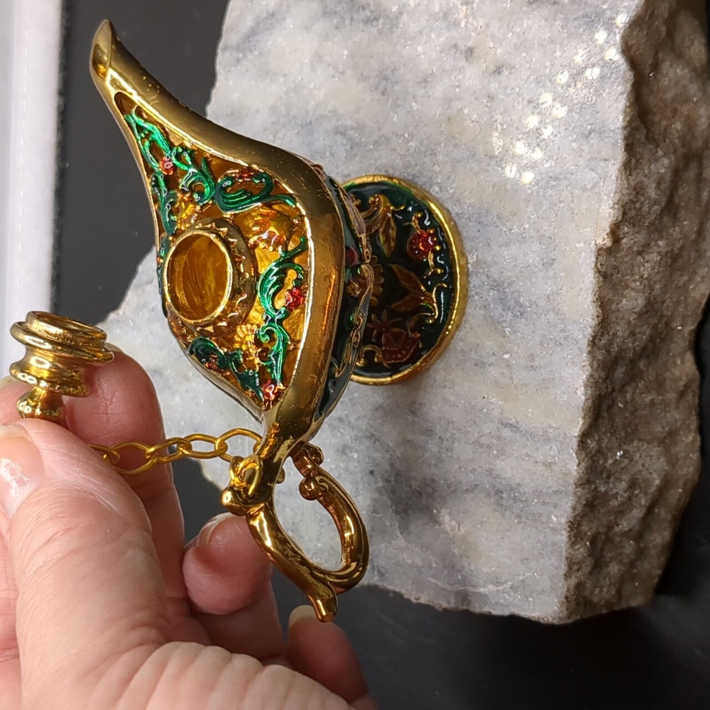 Dubai Genie Aladdin "Mini" Lamp Genie Style Decoration - Picture 3 of 7